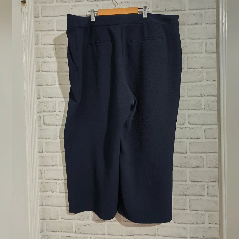 M.M. LaFleur Cropped Crepe Pant Navy‎ size +2